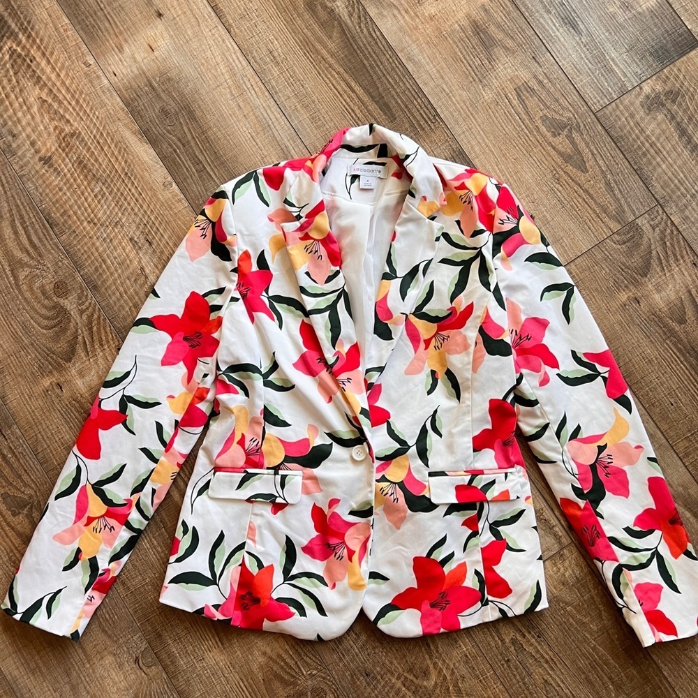 Gorpcore 90s Spring time Liz Claiborne white and pink floral blazer